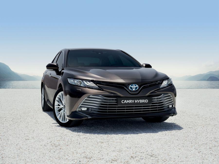  Toyota Camry Hybrid 2019 года  (EU) (фото 2 из 45)